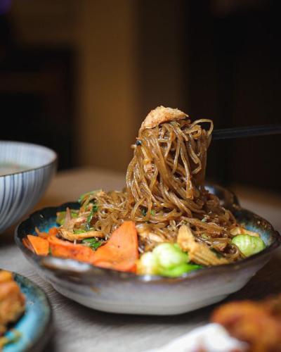 Stir Fry Glass Noodles with Crab Meat